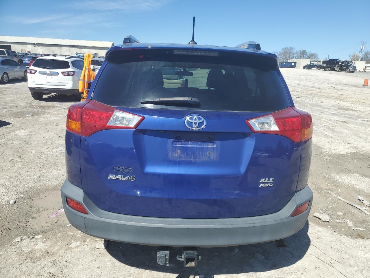 2015 TOYOTA RAV4 XLE - Image 6
