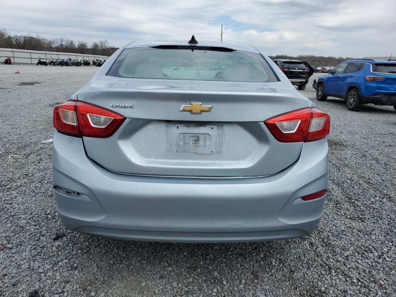 2017 CHEVROLET CRUZE LS - Image 6