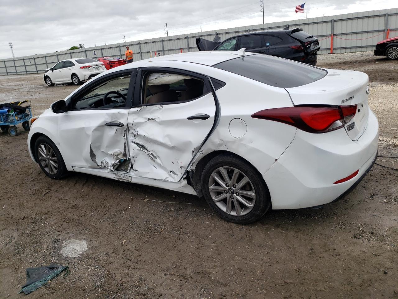 2015 HYUNDAI ELANTRA SE - Фото 2