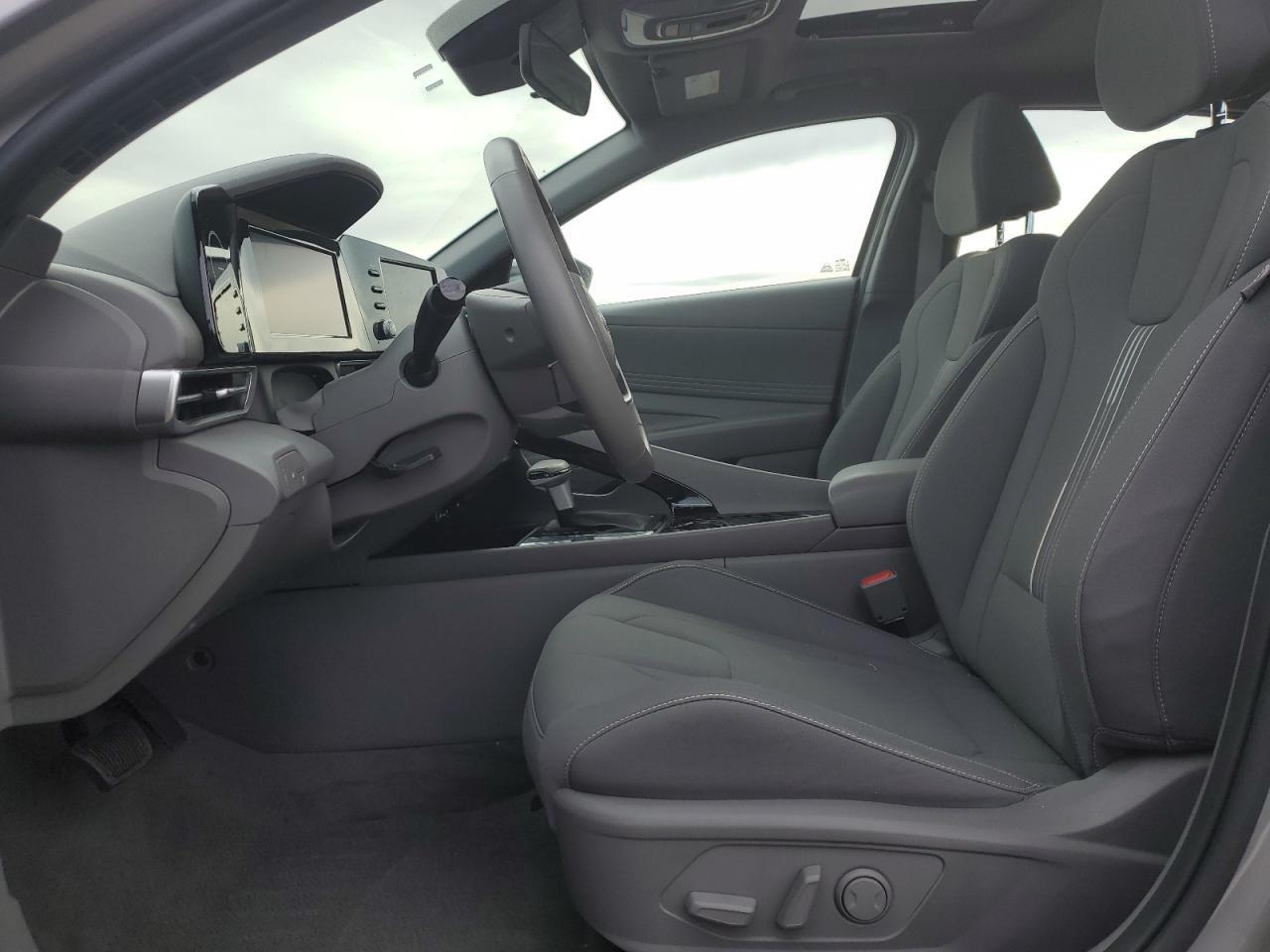 2022 HYUNDAI ELANTRA SE - Image 7