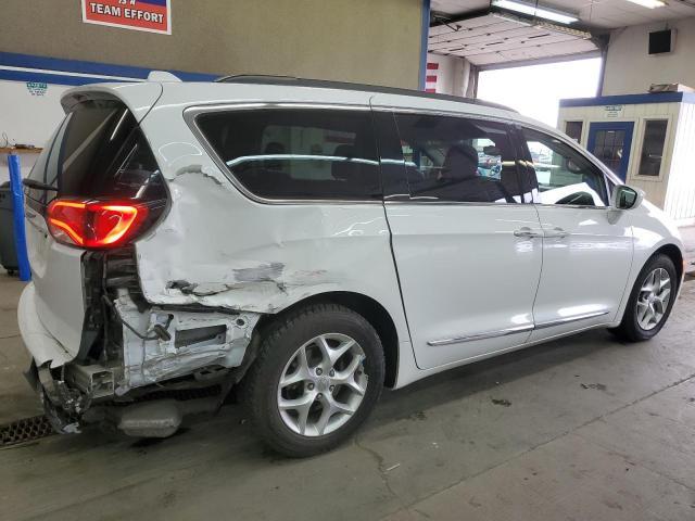 2017 Chrysler Pacifica Touring L - Фото 3
