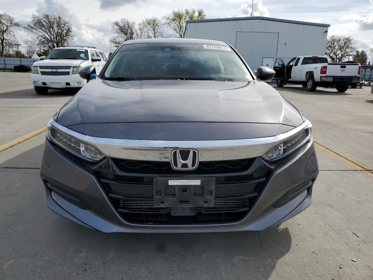 2018 HONDA ACCORD LX - Image 5