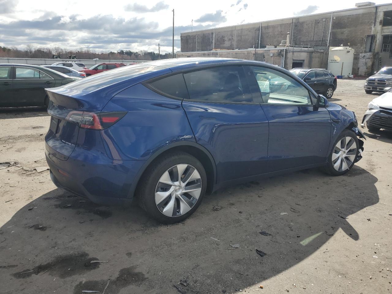 2023 TESLA MODEL Y - Фото 3