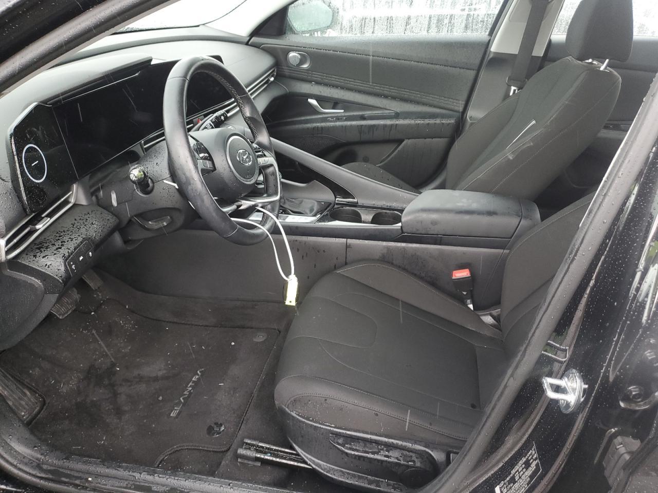 2023 HYUNDAI ELANTRA SE - Фото 7
