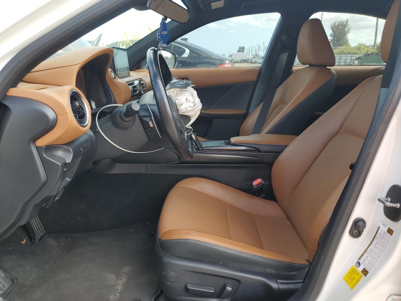2022 LEXUS IS 300 - Фото 7