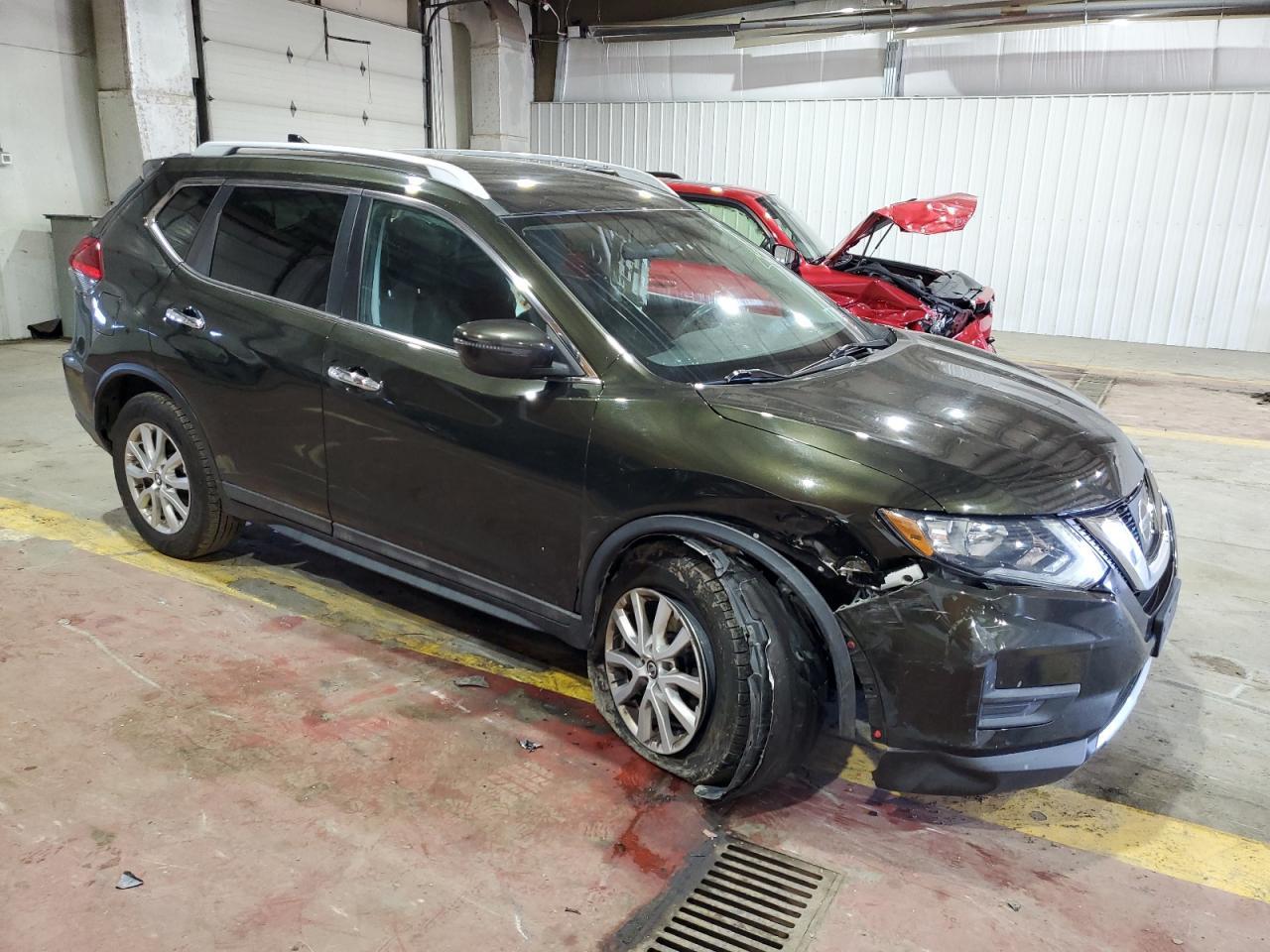 2017 NISSAN ROGUE SV - Фото 4