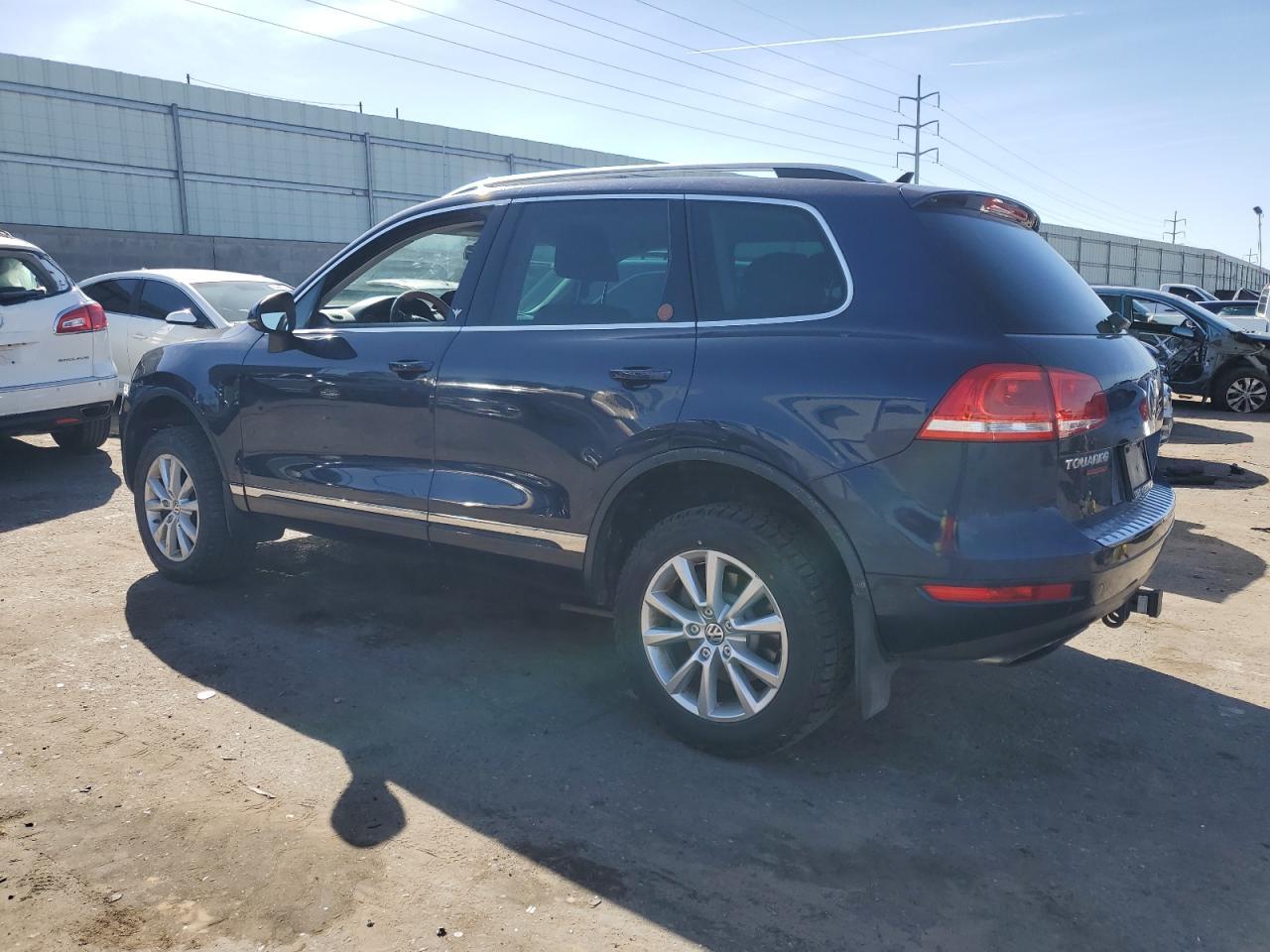 2014 VOLKSWAGEN TOUAREG V6 - Image 2