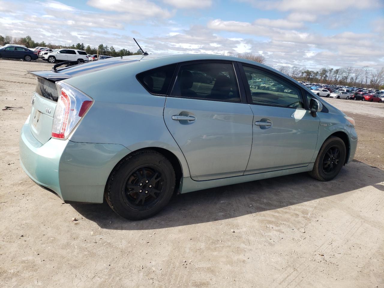 2015 TOYOTA PRIUS - Image 3