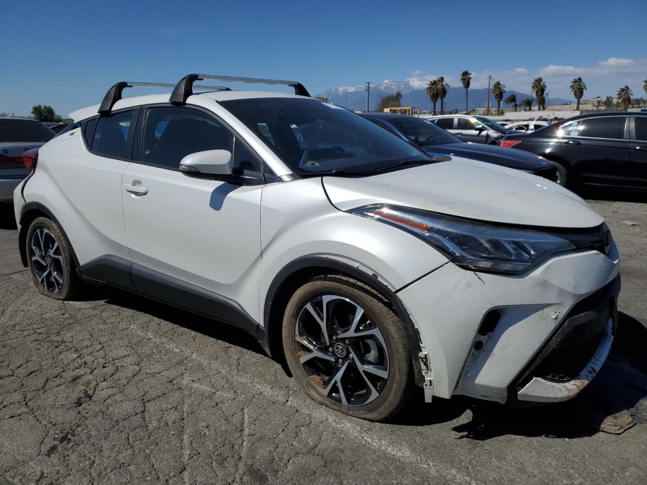 2022 TOYOTA C-HR XLE - Фото 4