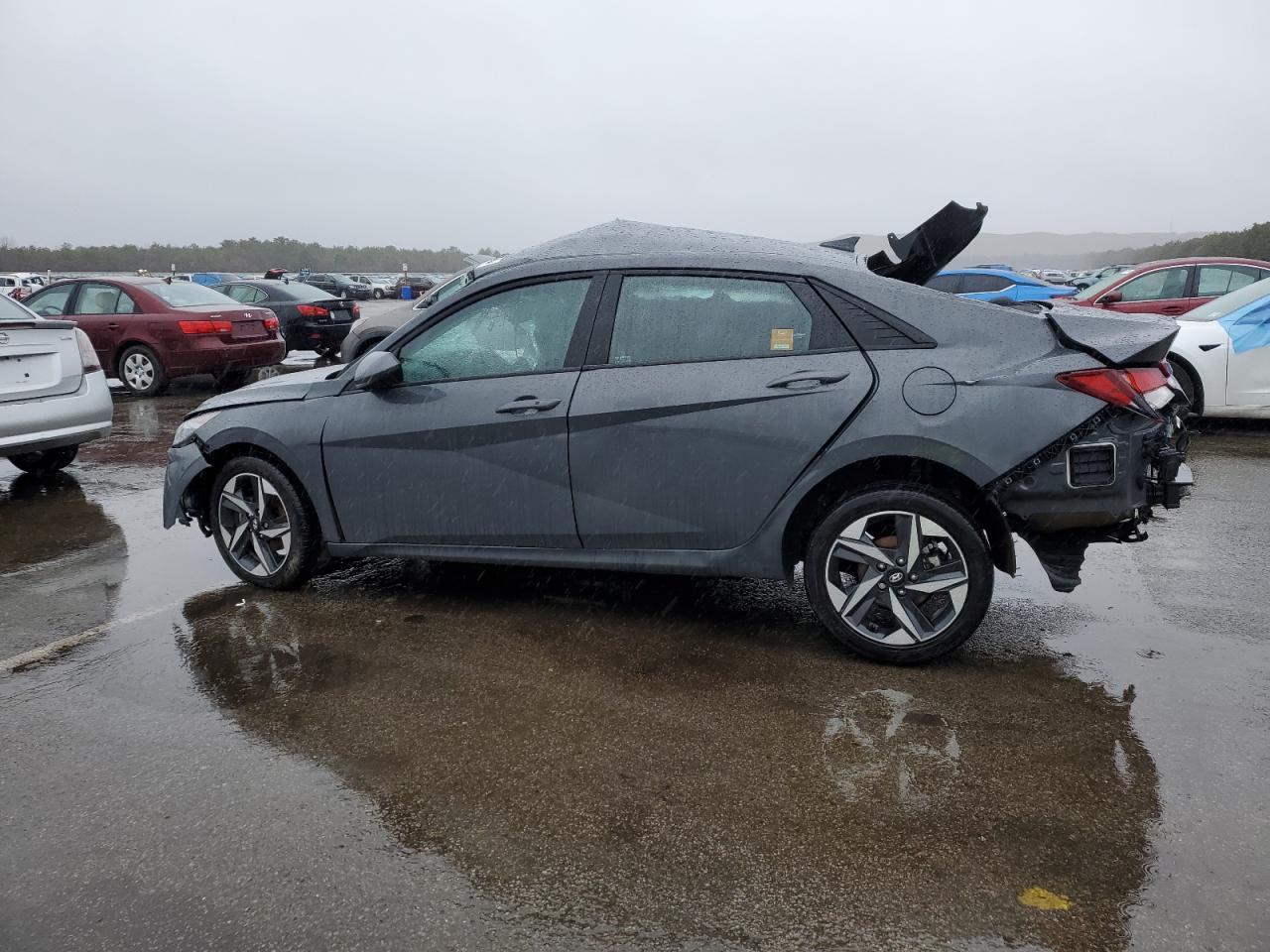 2023 HYUNDAI ELANTRA SE - Image 2