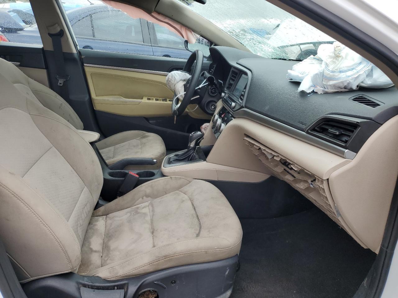2019 HYUNDAI ELANTRA SE - Фото 7