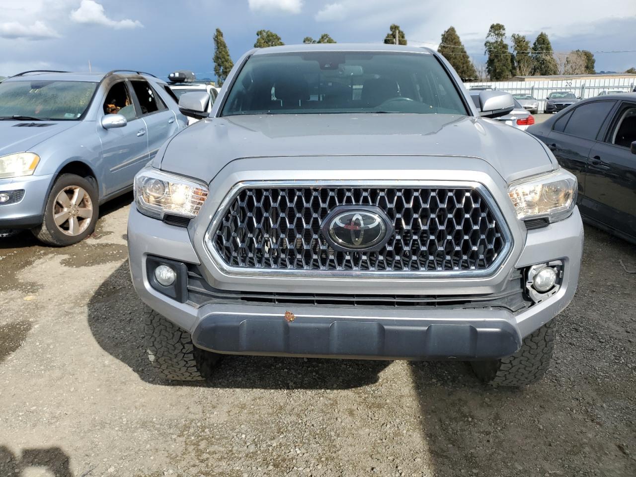 2018 TOYOTA TACOMA DOU - Фото 5