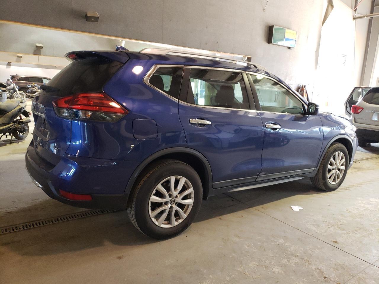 2017 NISSAN ROGUE S - Фото 3