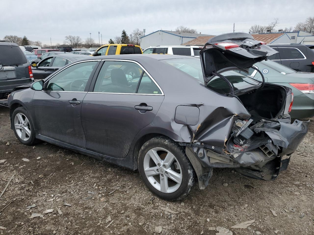 2013 TOYOTA CAMRY L - Фото 2
