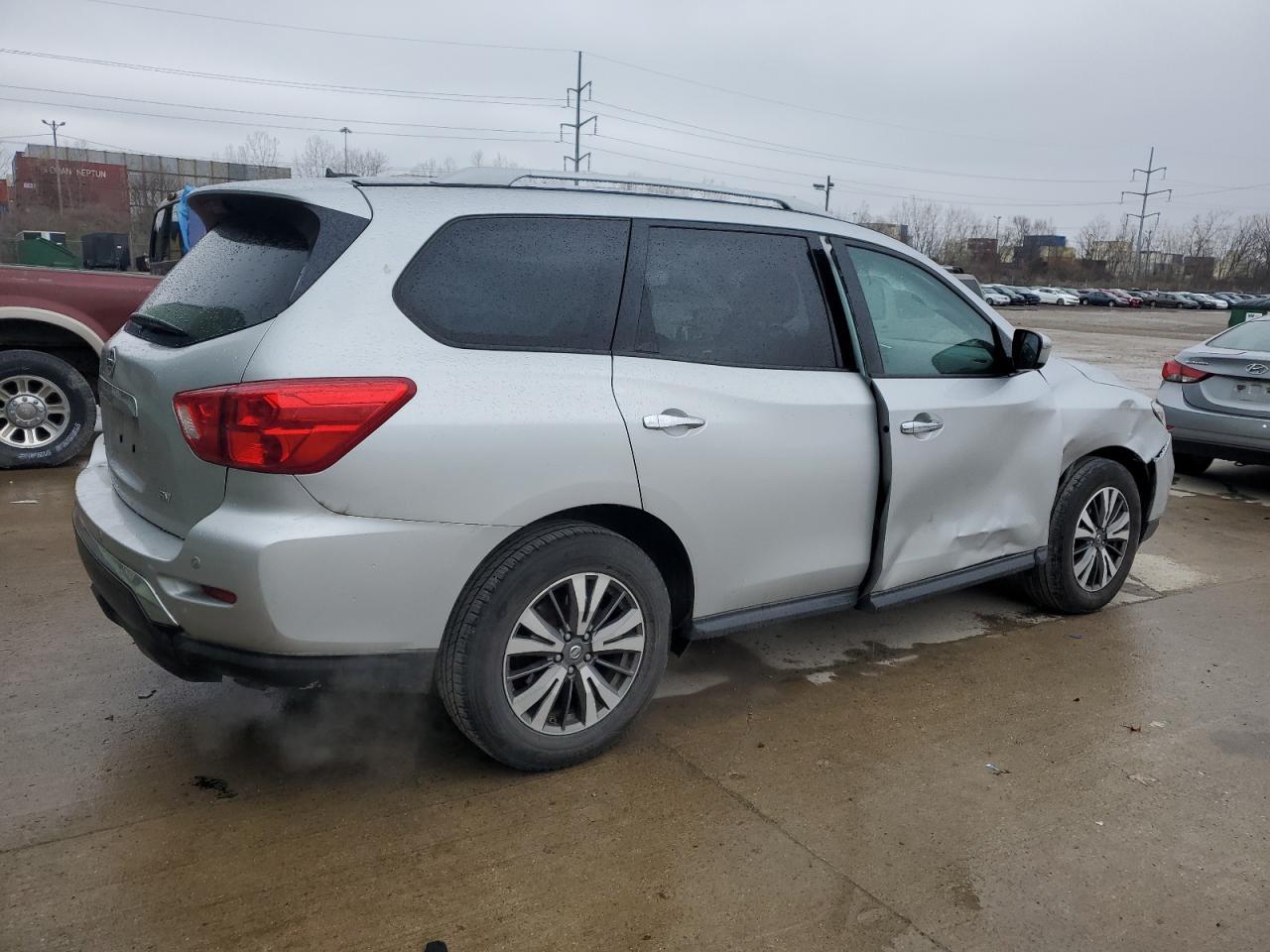 2017 NISSAN PATHFINDER - Фото 3