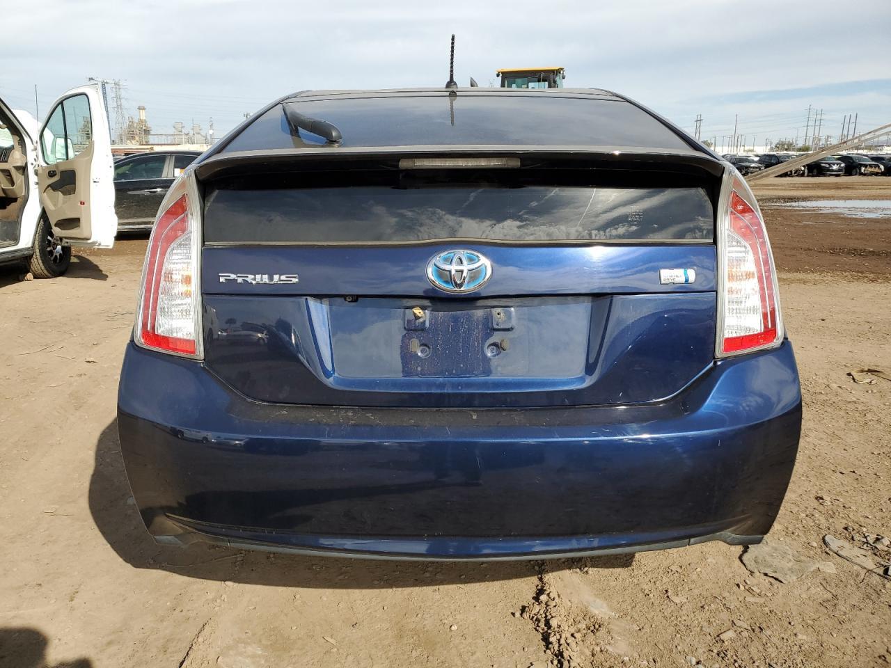 2015 TOYOTA PRIUS - Фото 6