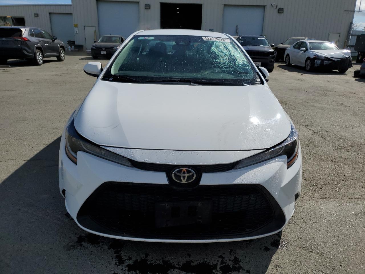 2020 TOYOTA COROLLA LE - Фото 5