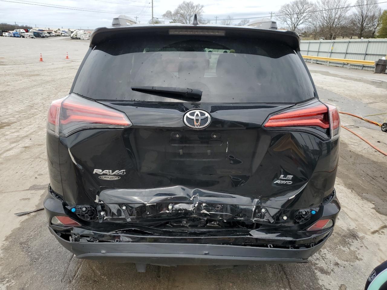 2017 TOYOTA RAV4 LE - Фото 6