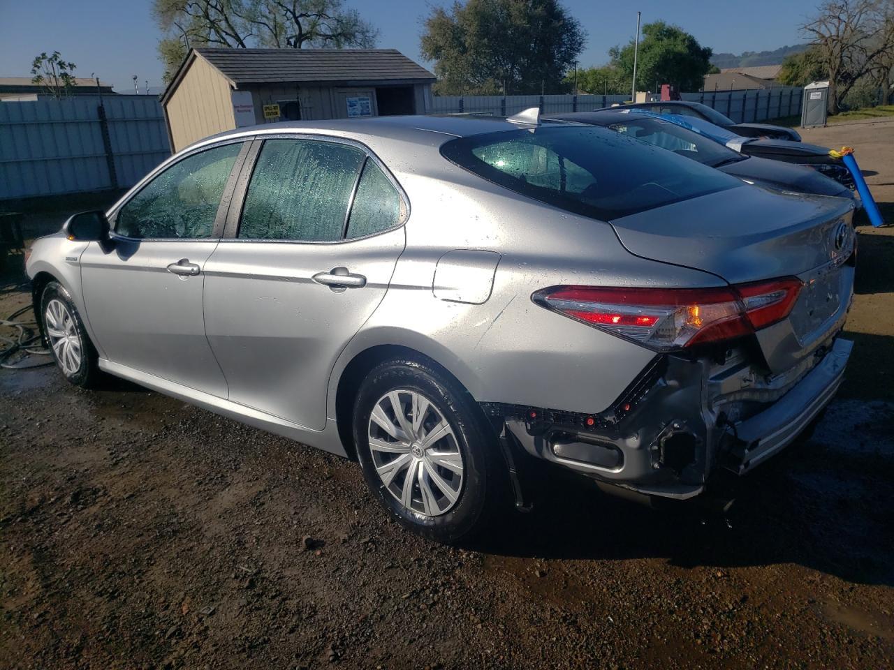 2018 TOYOTA CAMRY LE - Фото 2