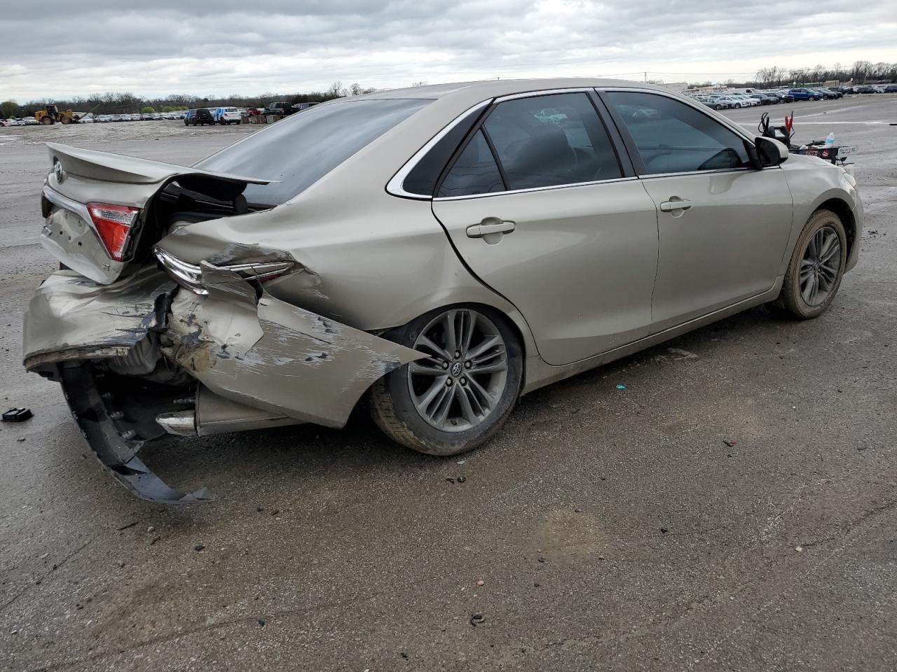 2016 TOYOTA CAMRY LE - Image 3