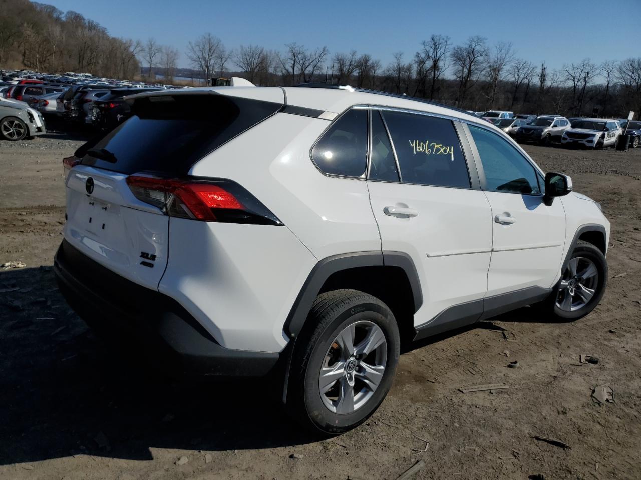 2022 TOYOTA RAV4 XLE - Image 3