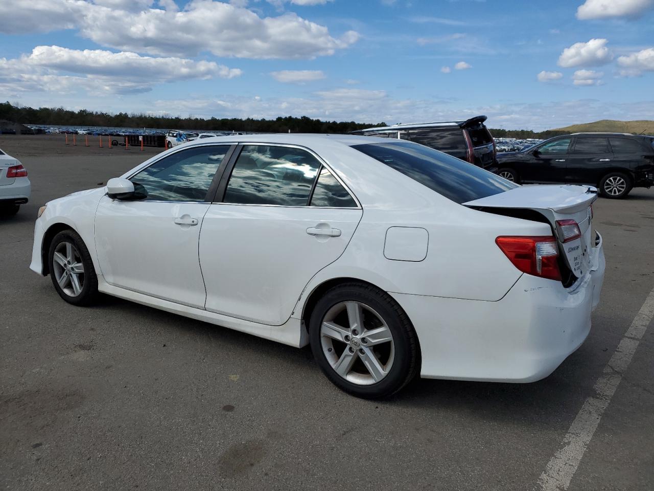2014 TOYOTA CAMRY L - Image 2