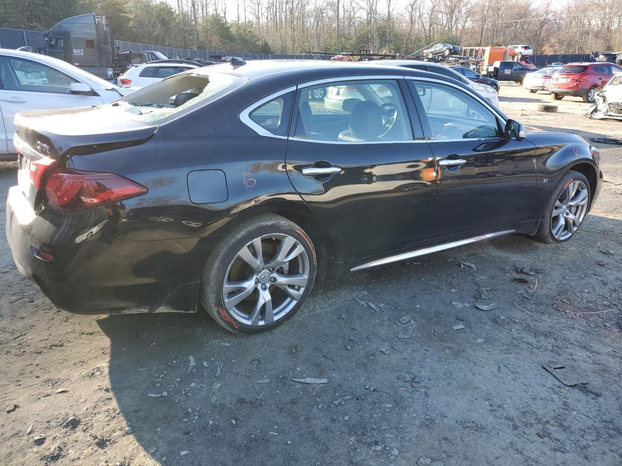 2015 INFINITI Q70L 3.7 - Image 3