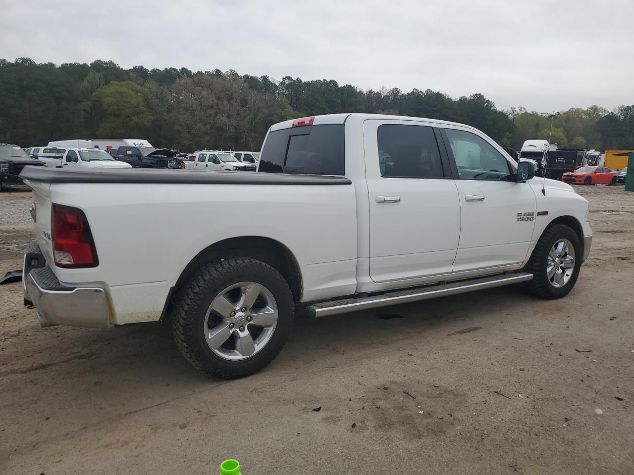 2015 RAM 1500 SLT - Image 3