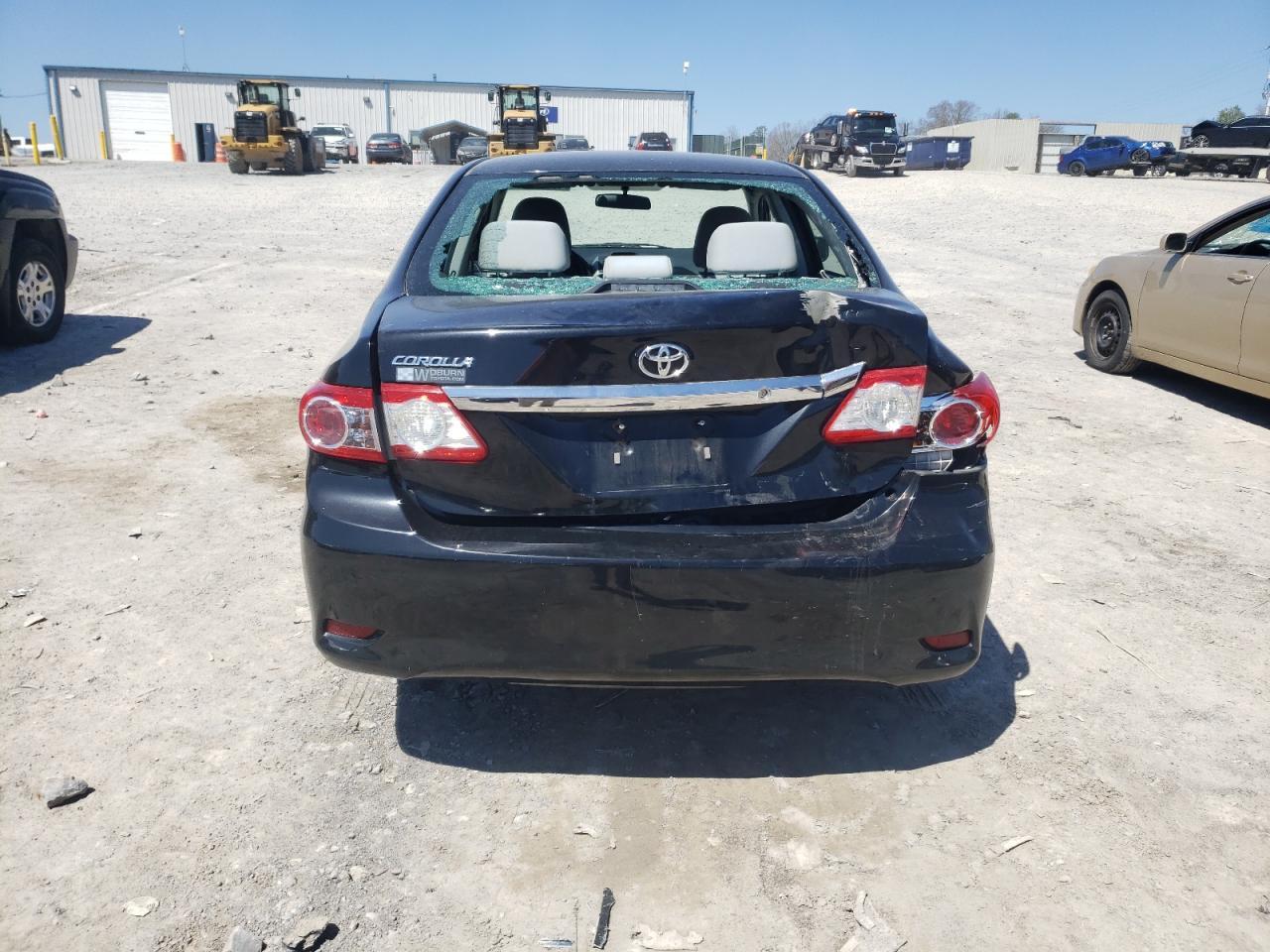 2013 TOYOTA COROLLA BA - Фото 6