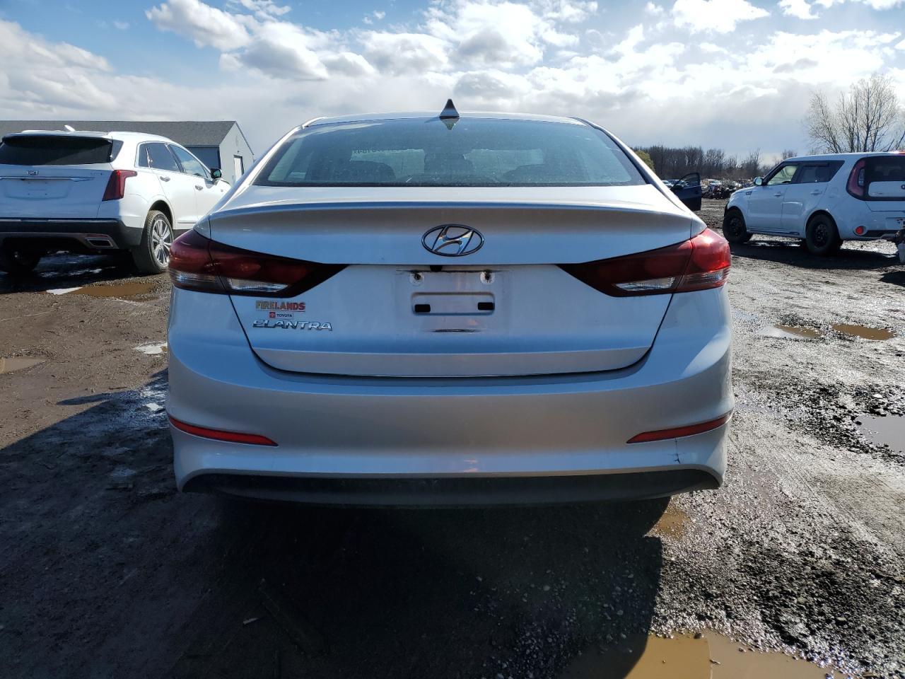 2018 HYUNDAI ELANTRA SE - Image 6