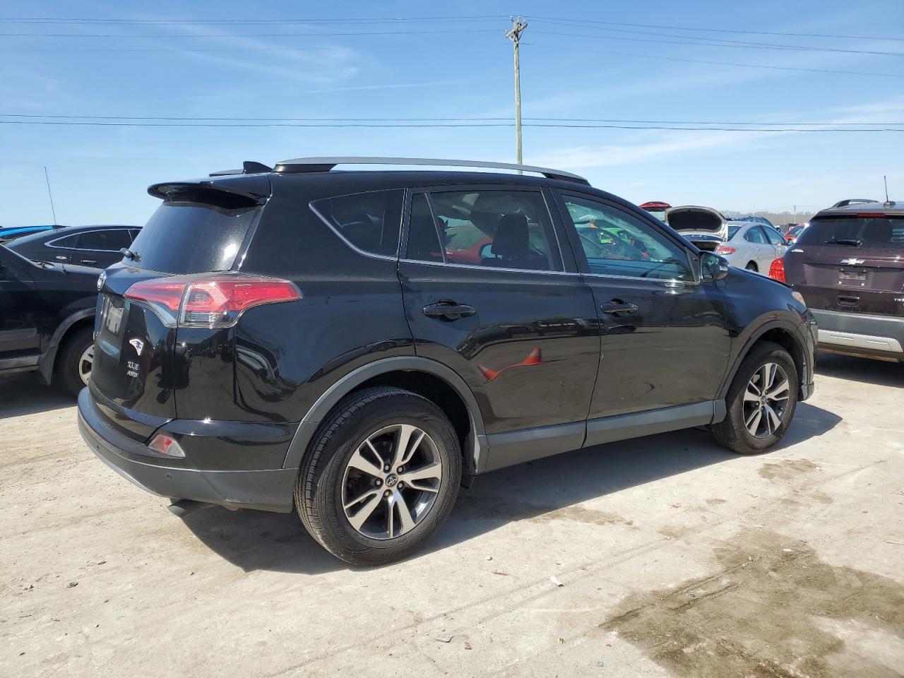 2017 TOYOTA RAV4 XLE - Image 3