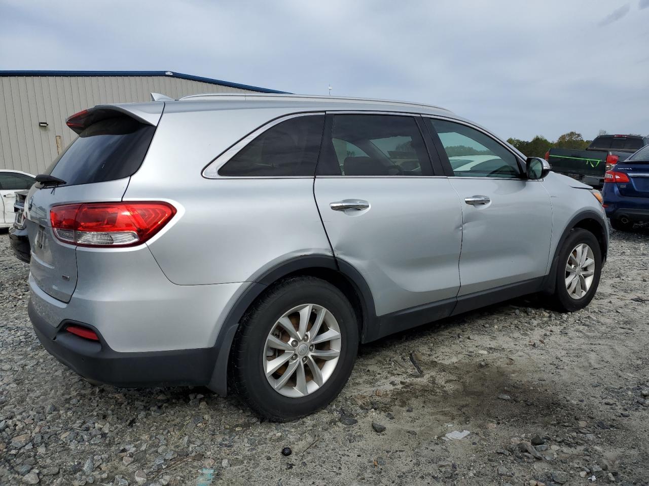 2017 KIA SORENTO LX - Фото 3