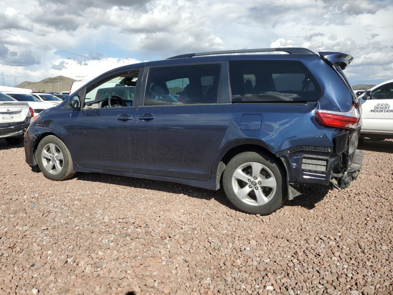 2019 TOYOTA SIENNA LE - Image 2