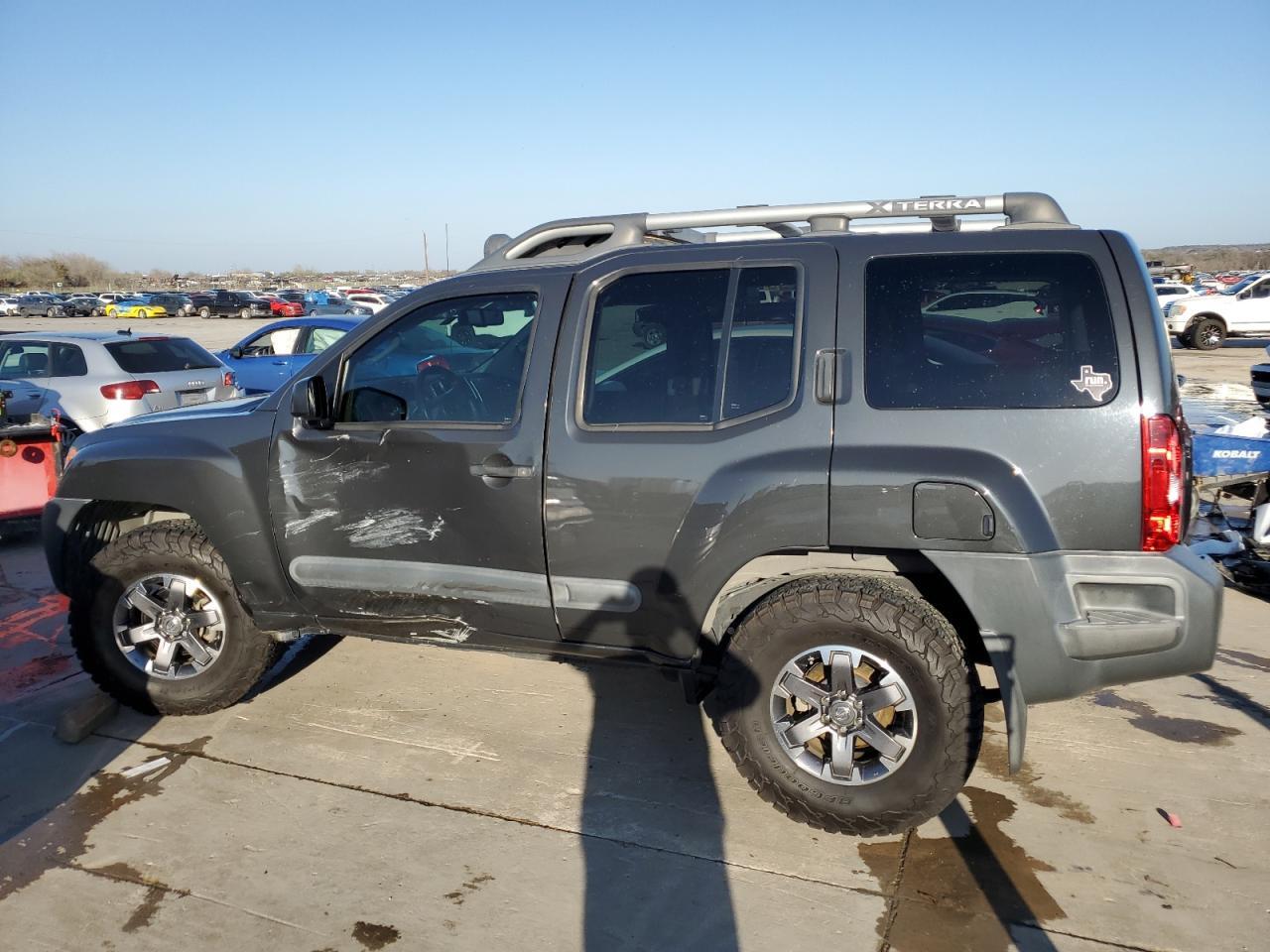 2015 NISSAN XTERRA X - Image 2