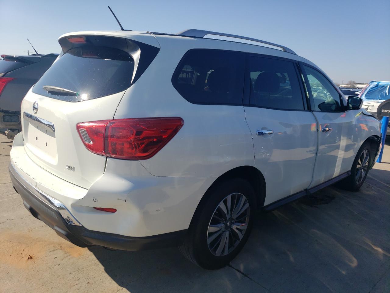 2017 NISSAN PATHFINDER - Image 3
