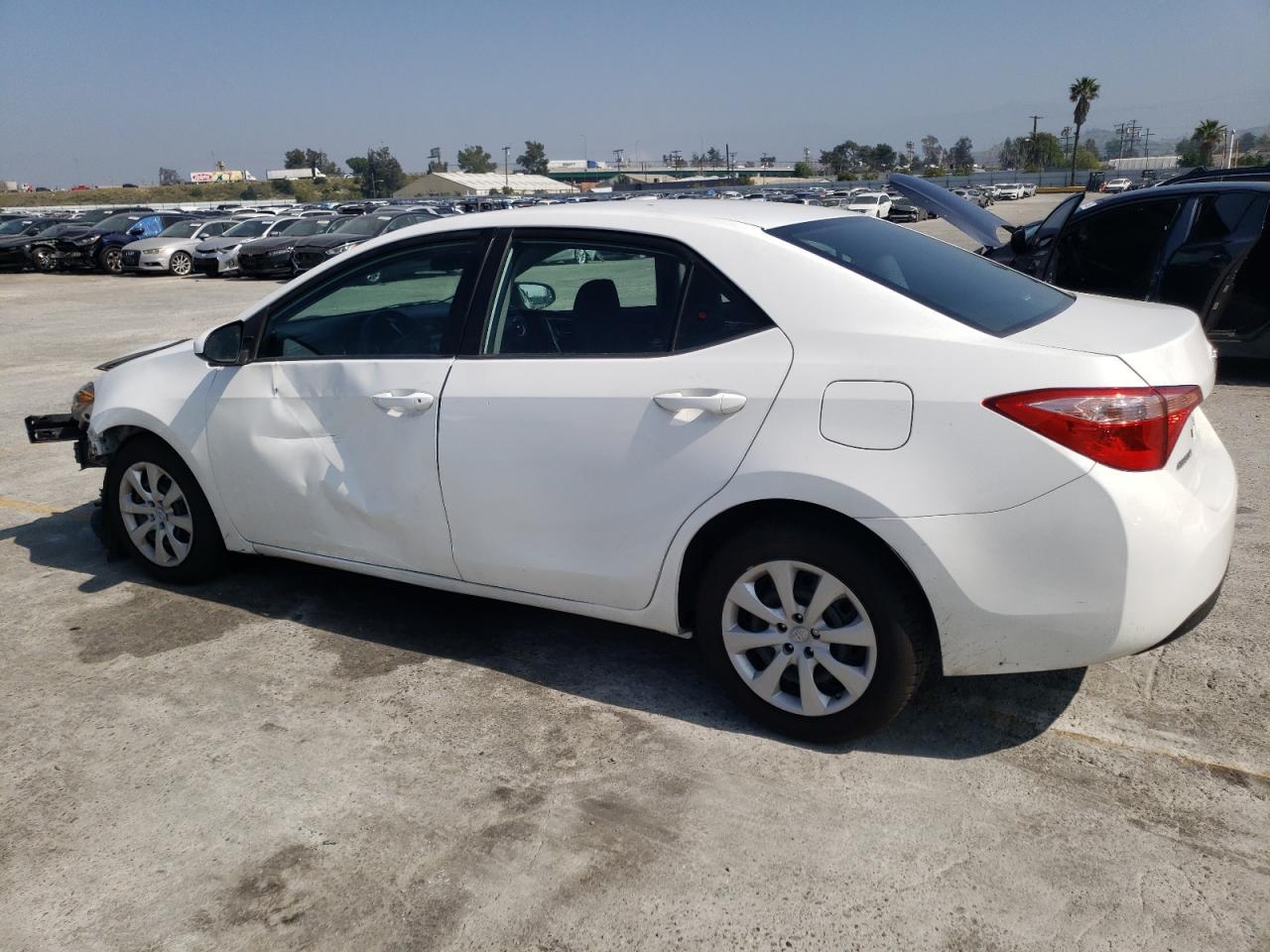 2018 TOYOTA COROLLA L - Фото 2