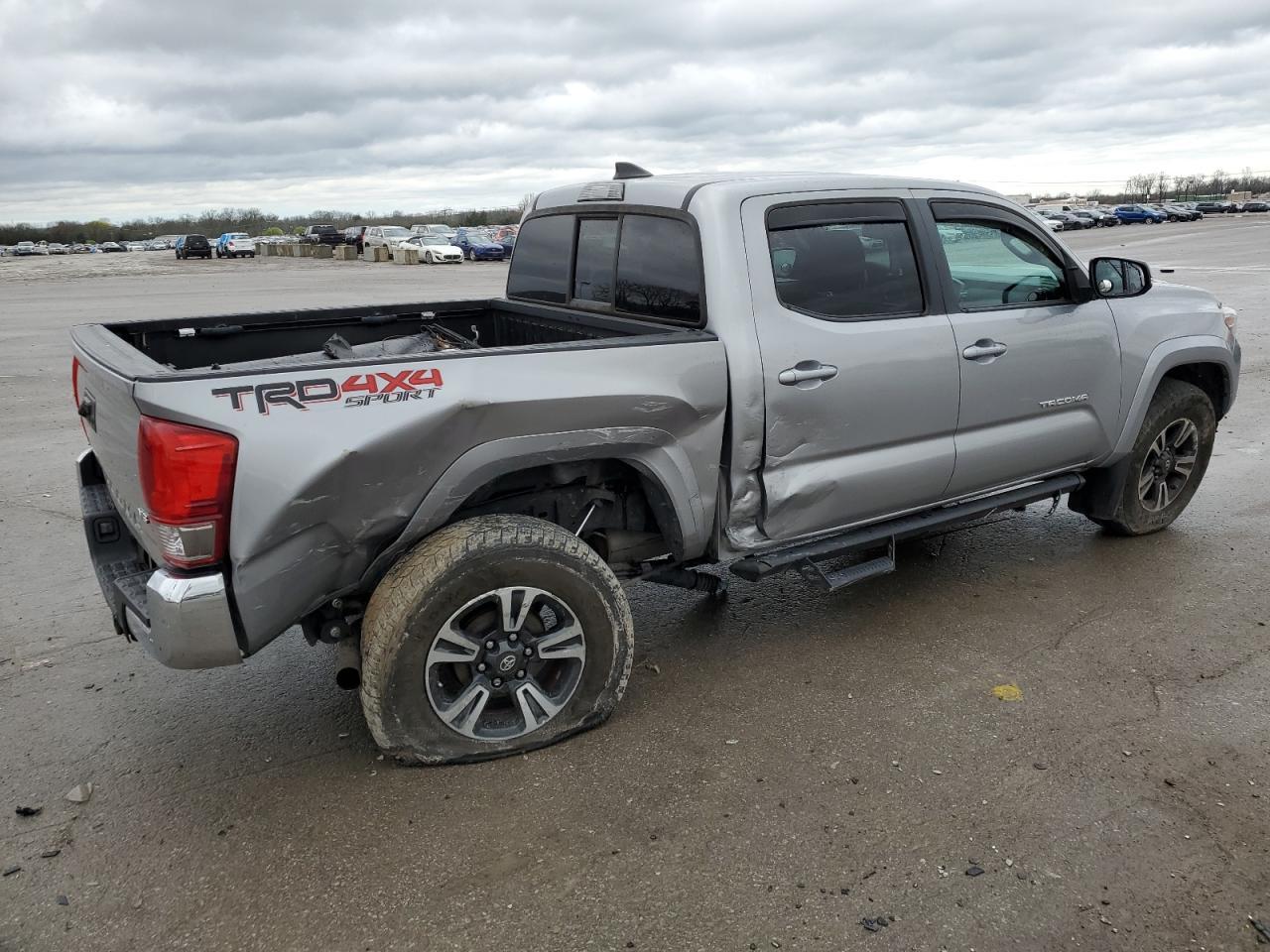 2016 TOYOTA TACOMA DOU - Фото 3