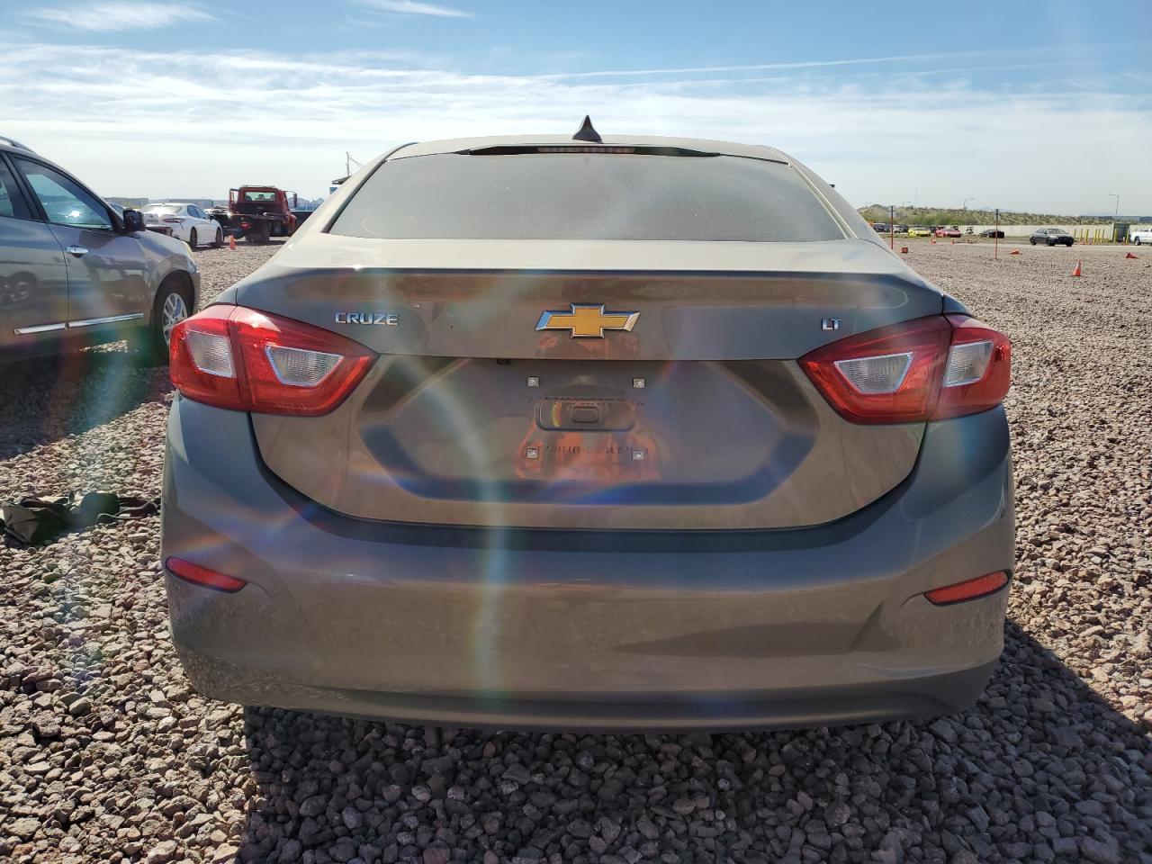 2017 CHEVROLET CRUZE LT - Image 6