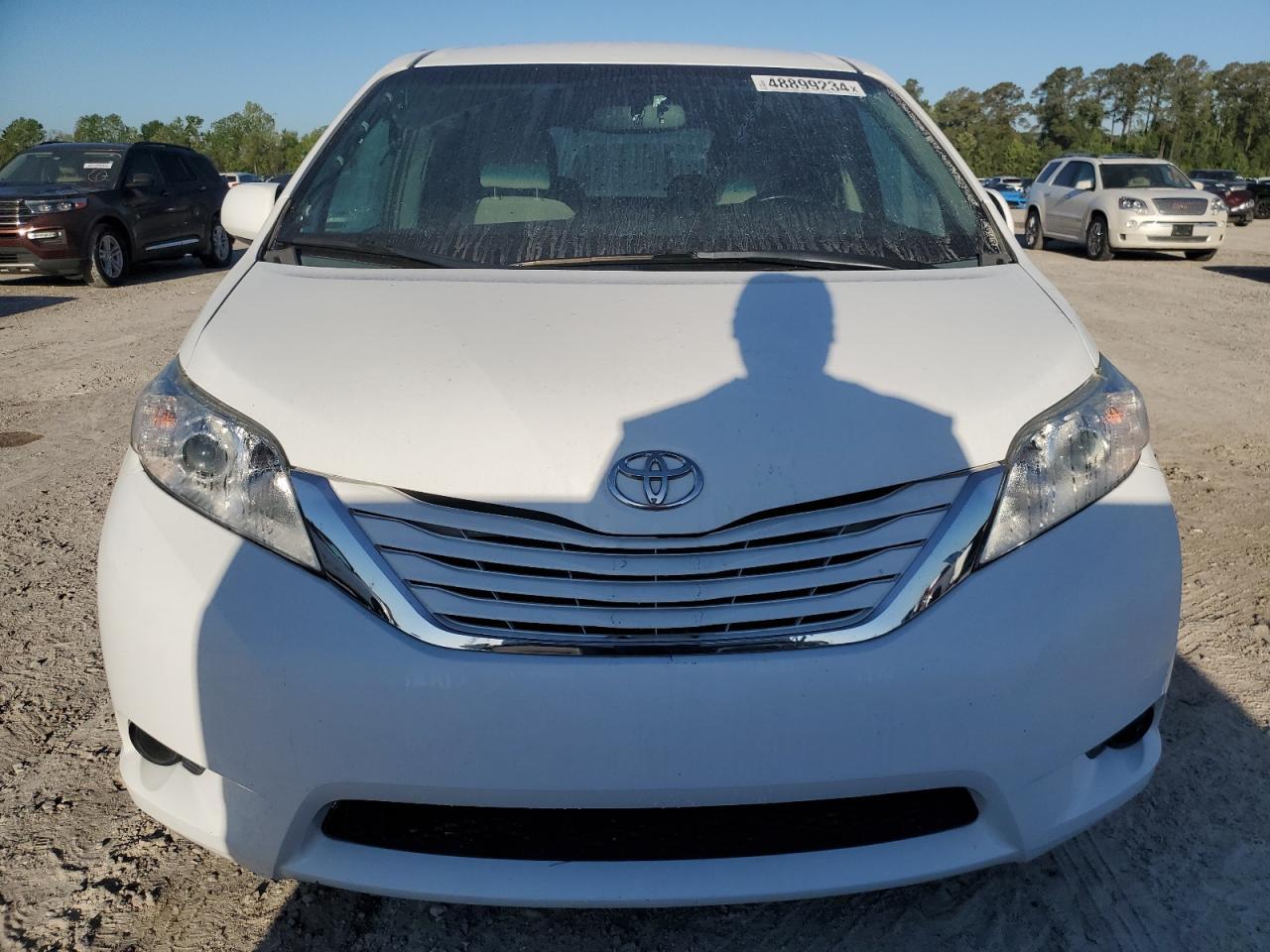 2015 TOYOTA SIENNA LE - Фото 5