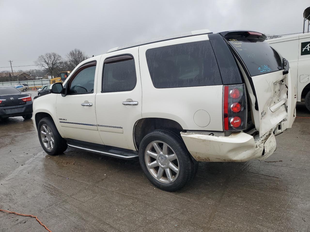 2012 GMC YUKON DENA - Image 2