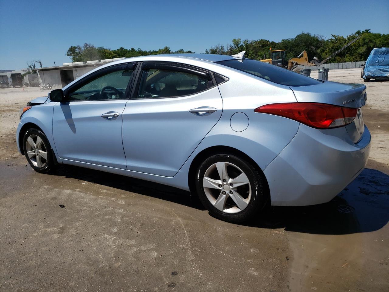 2013 HYUNDAI ELANTRA GL - Фото 2