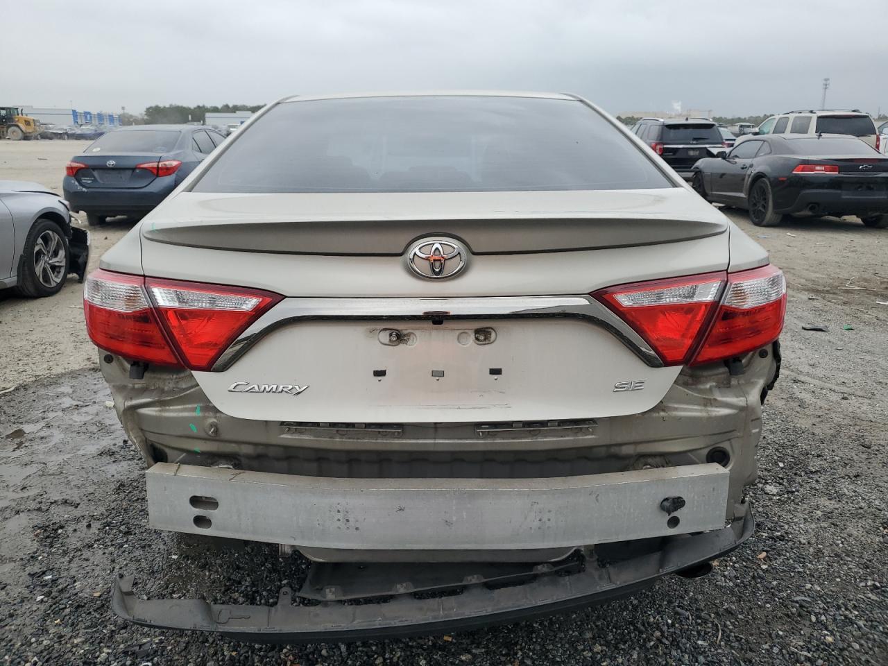 2016 TOYOTA CAMRY LE - Фото 6
