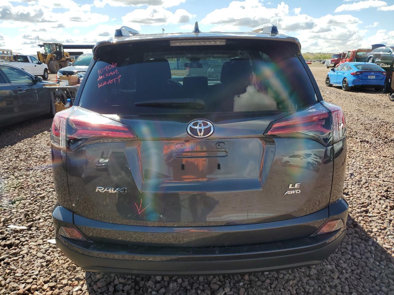 2018 TOYOTA RAV4 LE - Image 6