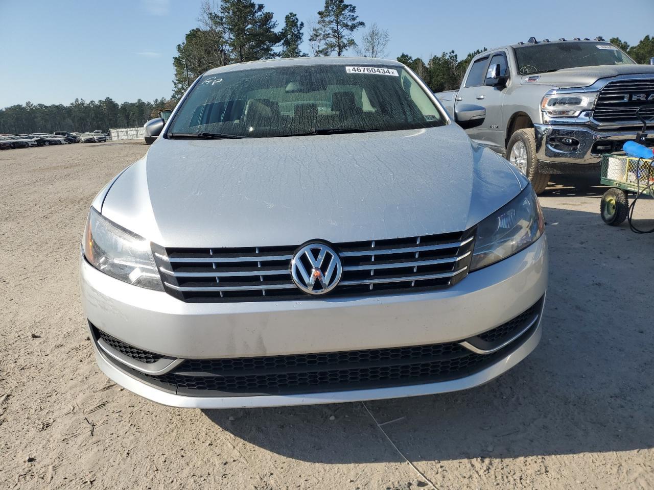 2013 VOLKSWAGEN PASSAT SE - Image 5