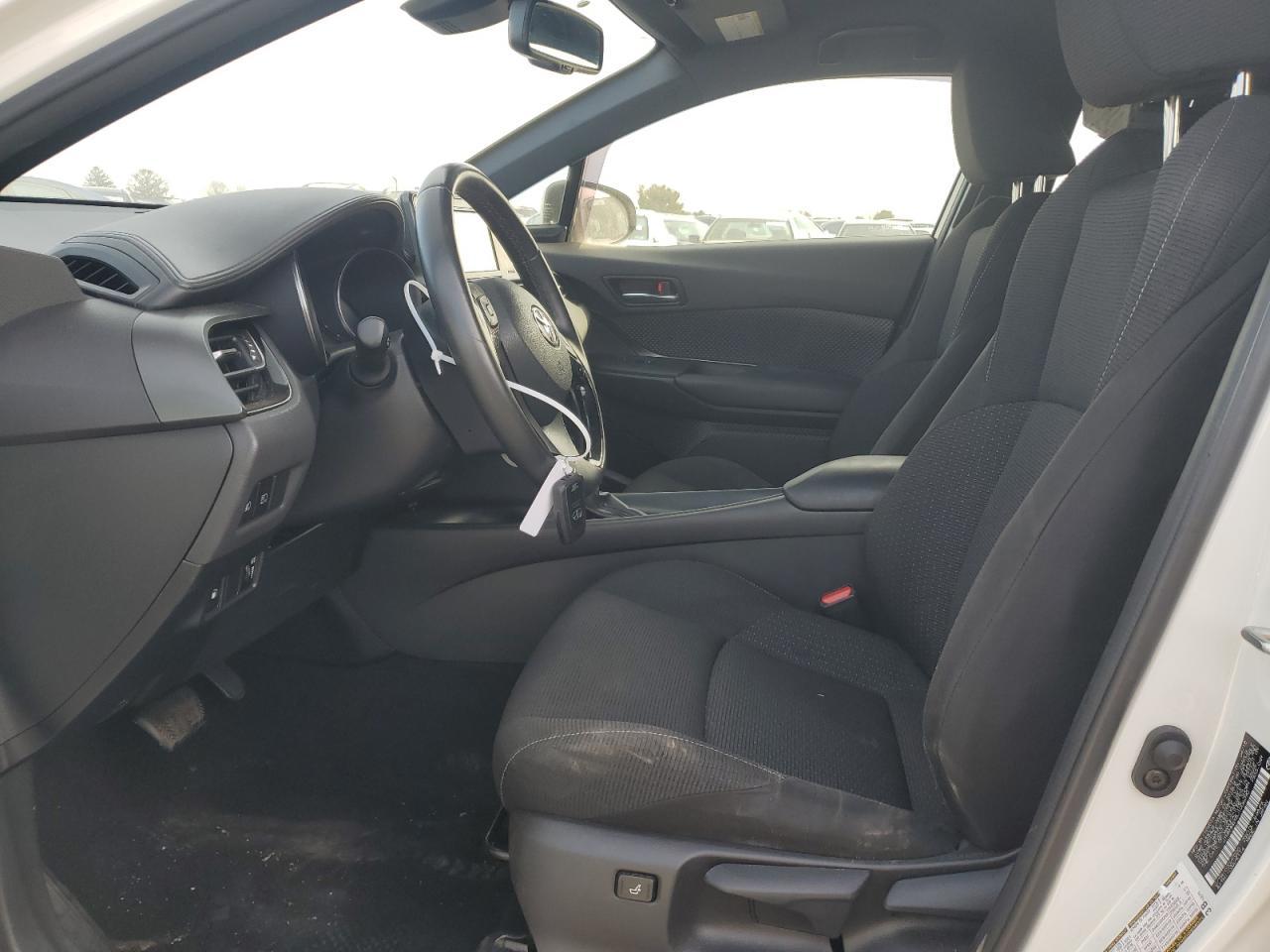 2018 TOYOTA C-HR XLE - Фото 7