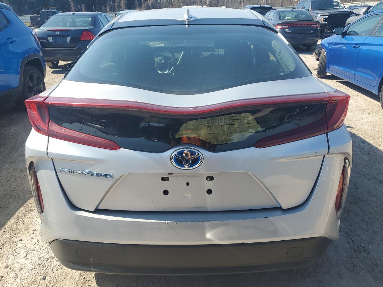 2018 TOYOTA PRIUS PRIM - Image 6