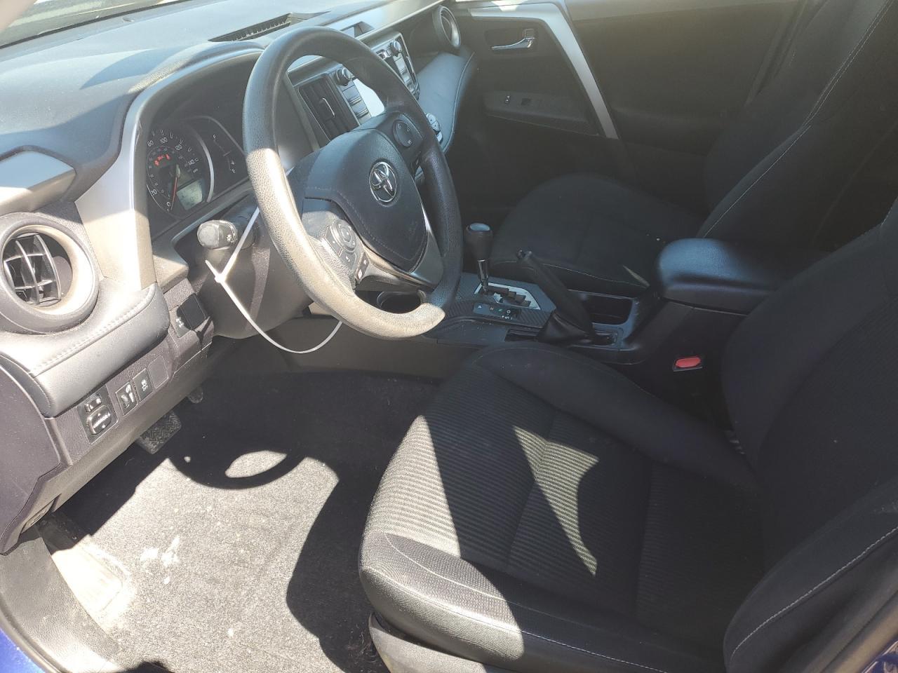 2015 TOYOTA RAV4 XLE - Image 7