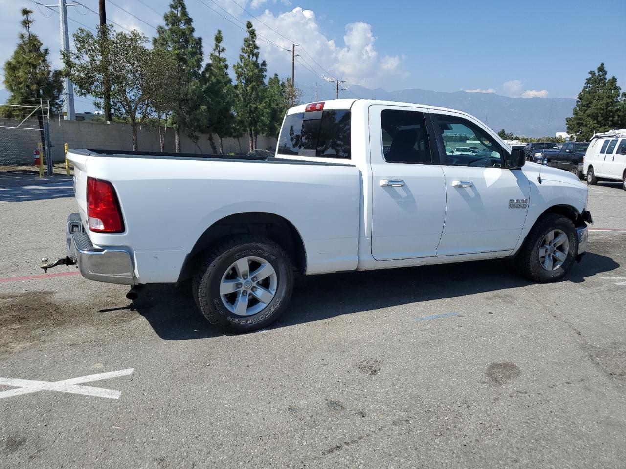 2017 RAM 1500 SLT - Image 3
