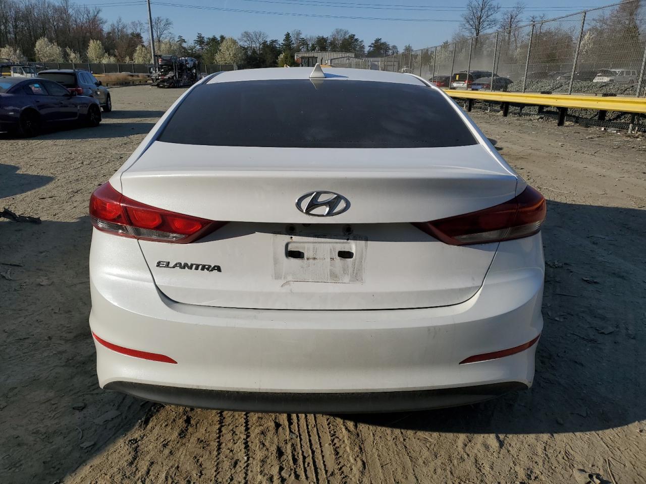 2017 HYUNDAI ELANTRA SE - Image 6