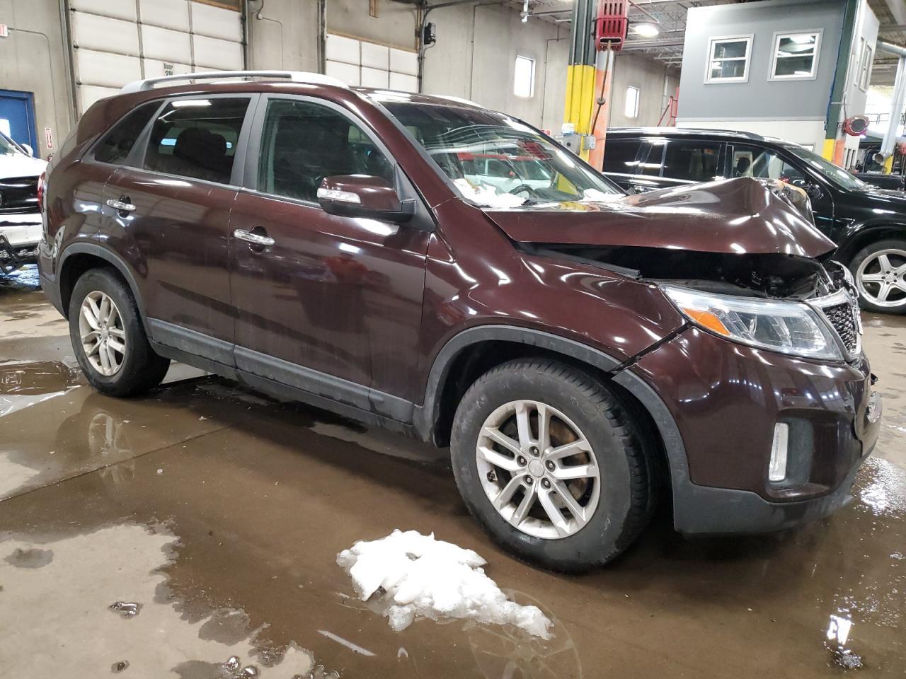 2015 KIA SORENTO LX - Image 4